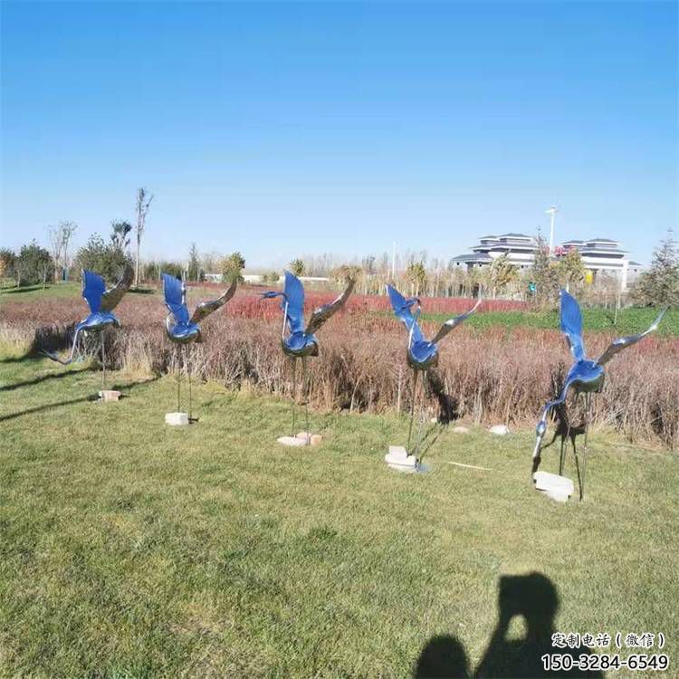 广场白鹤雕塑 公园仿真雕塑 抽象摆件