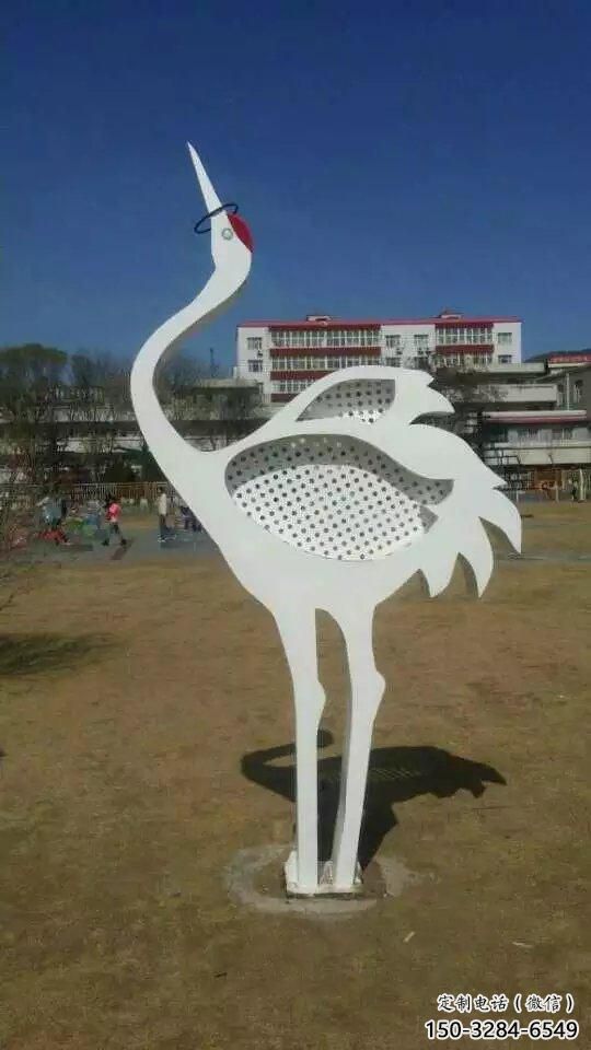 步行街白鹭雕塑,烤漆雕塑,镂空方式 步行街白鹭雕塑,烤漆雕塑,镂空方式