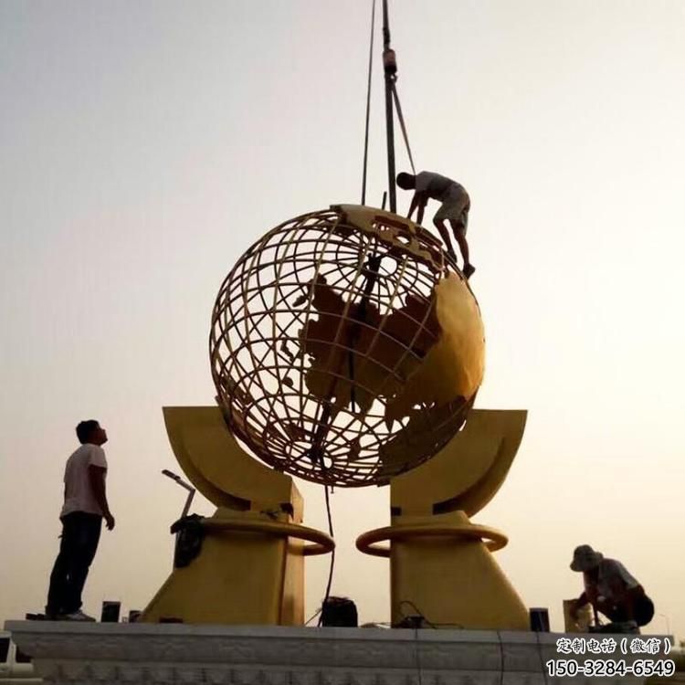 城市地球仪雕塑,网格体育雕塑,古铜效果 城市地球仪雕塑,网格体育雕塑,古铜效果