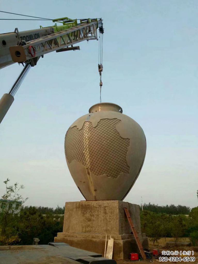 庭院瓶子雕塑 公园草地小品 锻造雕塑 庭院瓶子雕塑 公园草地小品 锻造雕塑
