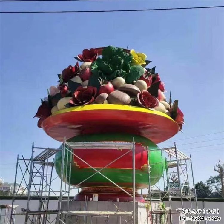 彩绘景观果篮雕塑生产，景区案例，彩绘不锈钢果篮雕塑优选