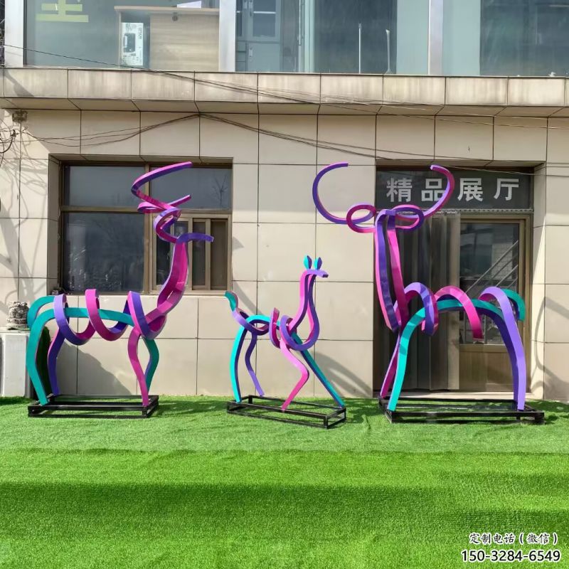 店门口小鹿雕塑
