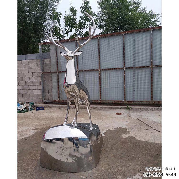 仿真小鹿雕塑制造，白钢构件，不锈钢镜面小鹿雕塑提供