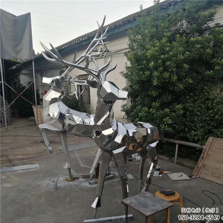 室外小鹿雕塑展品,公园小品,切面小鹿雕塑供需 室外小鹿雕塑展品,公园小品,切面小鹿雕塑供需
