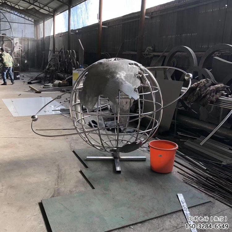 地球仪雕塑生产，透雕系列，镜面地球仪雕塑生产商