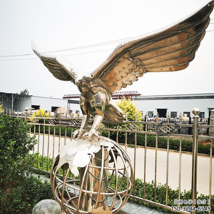 地球仪雕塑制造商，酒店摆件，老鹰踩地球仪雕塑定制厂家