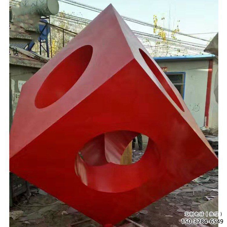 彩绘立方体雕塑
