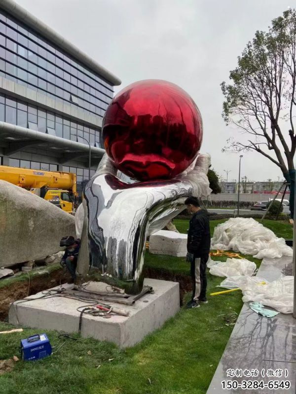手托圆球雕塑指用,景观概念,不锈钢手托圆球雕塑厂家 手托圆球雕塑指用,景观概念,不锈钢手托圆球雕塑厂家