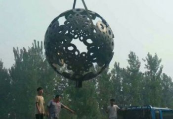 球体雕塑厂家优选，陆地摆件，不锈钢球体雕塑供应