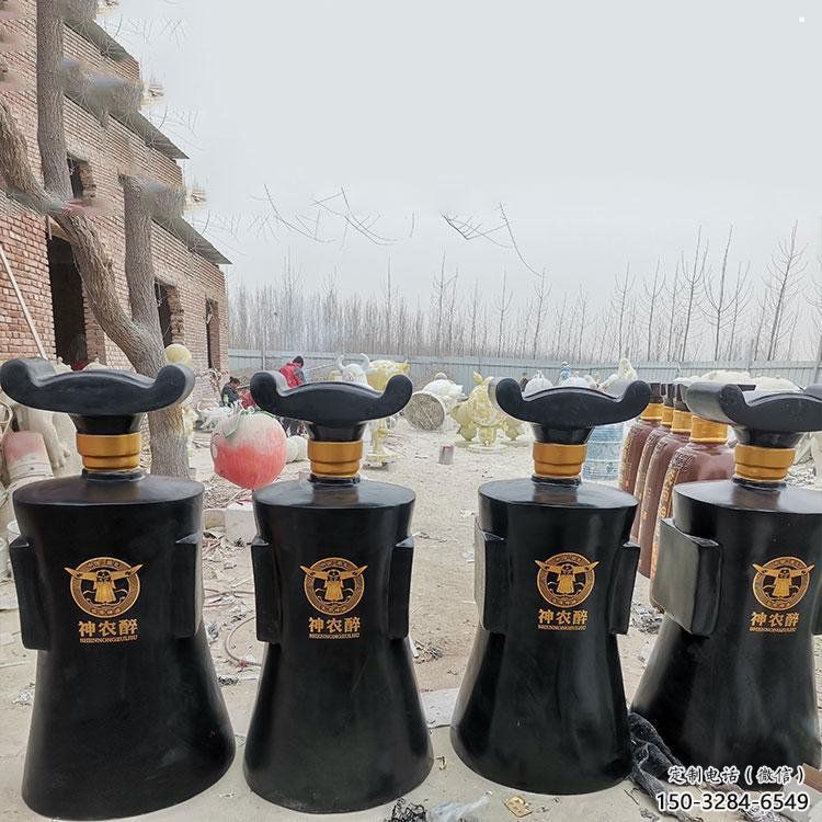 酒瓶雕塑供求，美陈雕塑，玻璃钢酒瓶雕塑优选