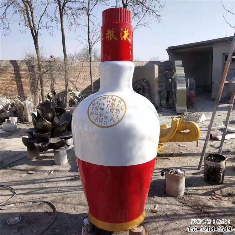 酒瓶雕塑生产，艺术雕塑，各类玻璃钢酒瓶雕塑定制