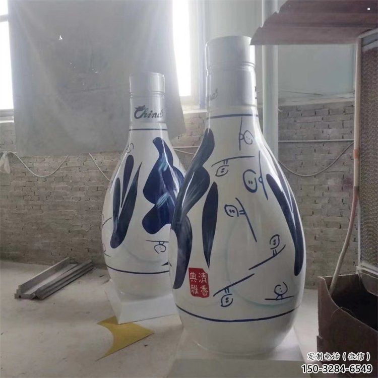 洋酒瓶雕塑通用，街头雕塑，玻璃钢洋酒瓶雕塑标准