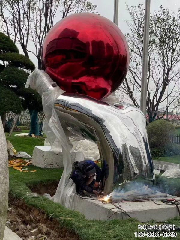 火球雕塑观赏型,小区雕塑,不锈钢手托火球雕塑优价 火球雕塑观赏型,小区雕塑,不锈钢手托火球雕塑优价