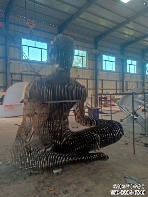 镂空编织人物雕塑制造,白钢构件,铁艺人物雕塑提供 镂空编织人物雕塑制造,白钢构件,铁艺人物雕塑提供