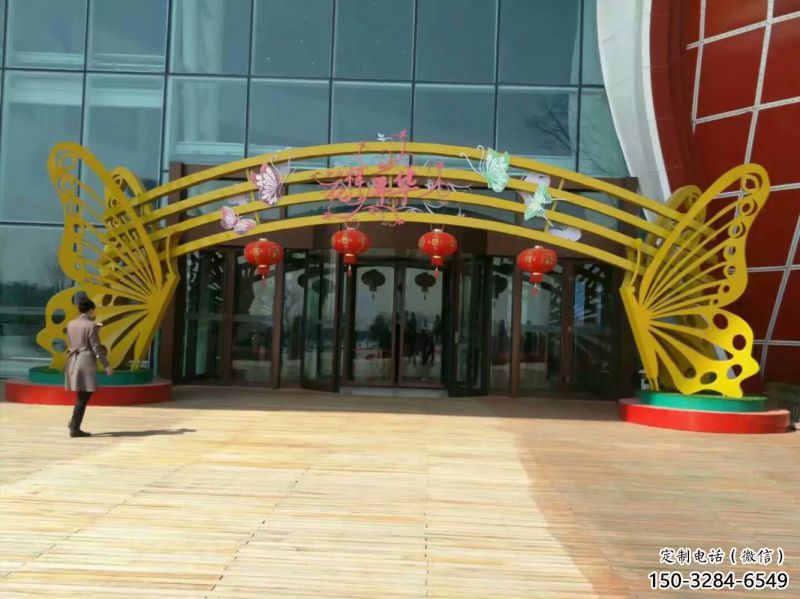六安蝴蝶拱门雕塑，镂空烤漆效果，不锈钢小区标识雕塑