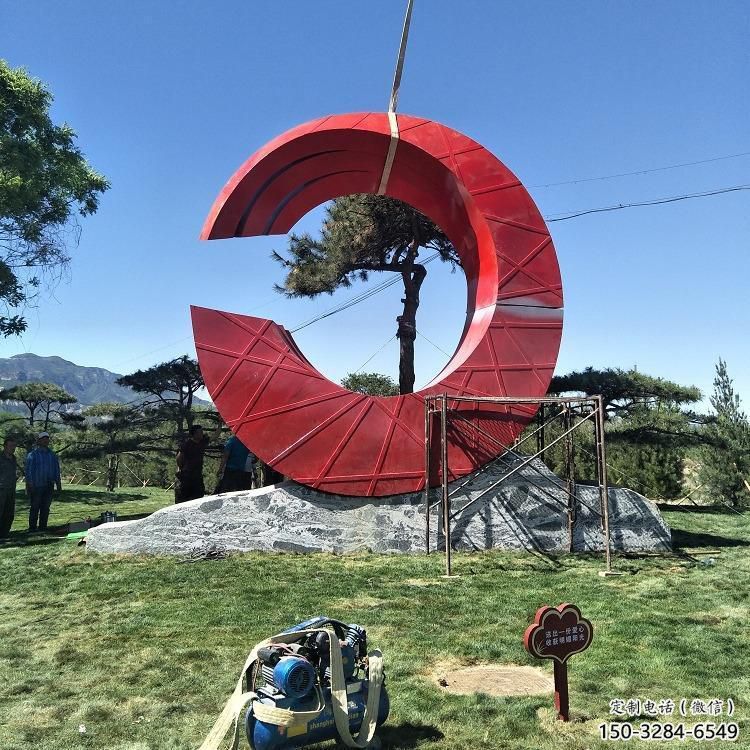 托克托草地精神堡垒雕塑