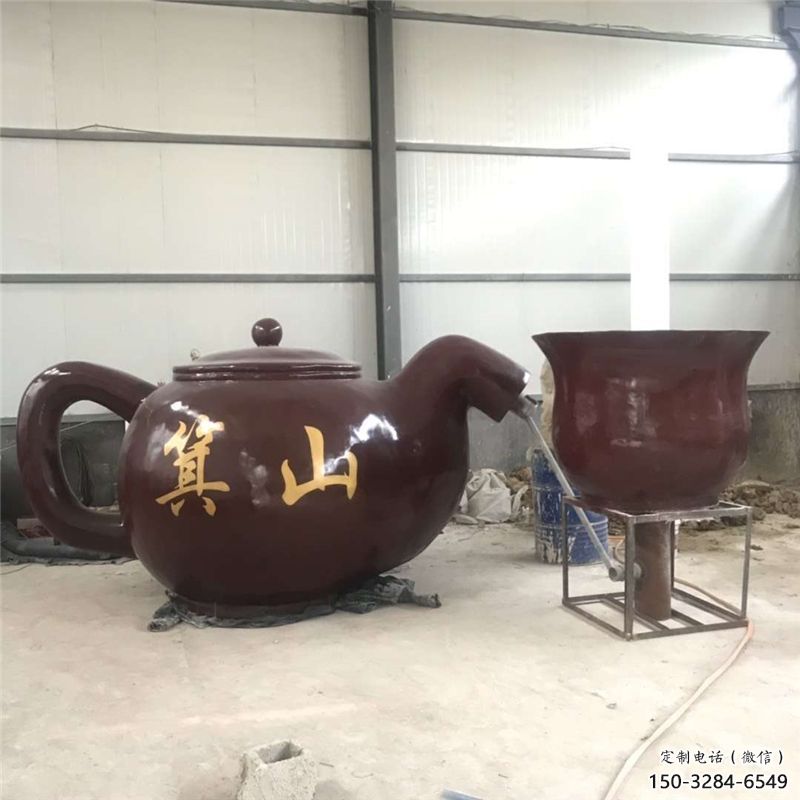 甘孜商业街酒壶雕塑